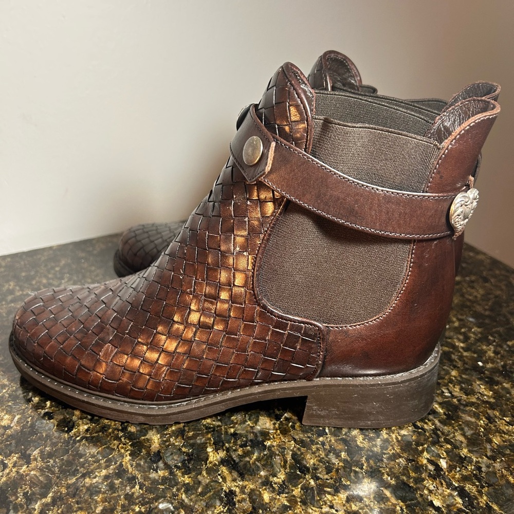Brighton leather booties size 7.5 - Picture 3 of 15